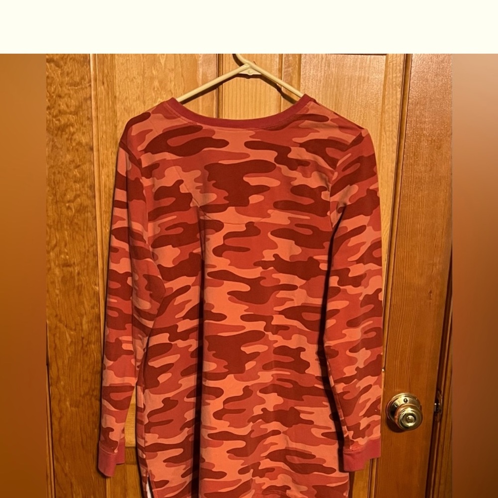 Denim & Co Active Orange Camo Sweatshirt  LARGE